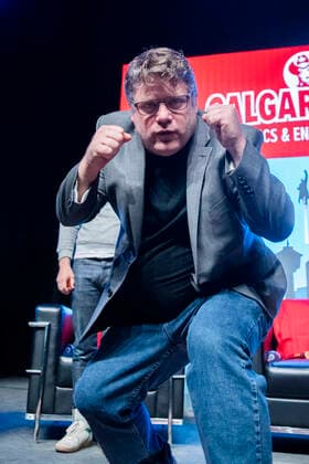 April 23, 2022, Calgary, Alberta, Canada: (L-R) Sean Astin, Elijah Wood, and the cast of the of the Lord of The Ring reunite at The Calgary Comic And Entertainment Expo and are white hatted Calgary Canada - ZUMAr123 20220423_zap_r123_011 Copyright: xBadenxRothx