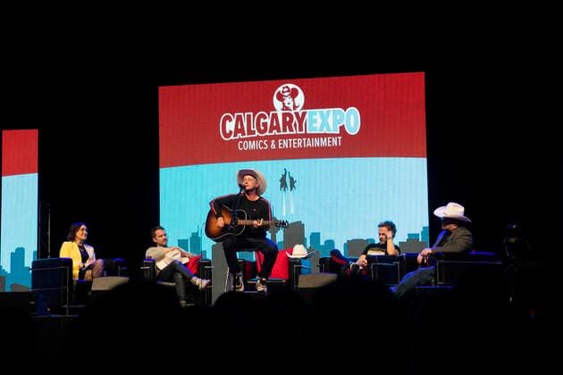 April 23, 2022, Calgary, Alberta, Canada: (L-R) Sean Astin, Elijah Wood, Dominic Monaghan, Billy Boyd are white hatted in Calgary at The Calgary Comic And Entertainment Expo. Calgary Canada - ZUMAr123 20220423_zap_r123_027 Copyright: xBadenxRothx