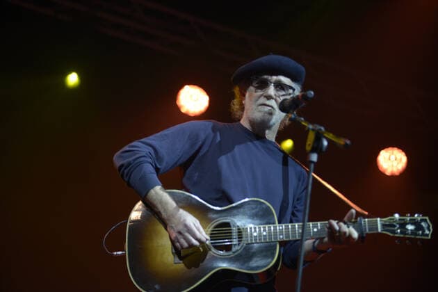 Italy: Francesco De Gregori performs in Naples Francesco De Gregori returns live with his band at the Casa della Musica in Naples for special appointments in Italian clubs with DE GREGORI & BAND LIVE - THE GREATEST HITS . Among the most important Italian songwriters of all time, in his songs musically meet various sounds, from rock to songwriting, with sometimes references also to popular music, while in the lyrics there is a wide use of synaesthesia and metaphor, often not of immediate interpretation, with passages of intimate, literary-poetic and ethical-political inspiration in which references to current events and history find space. The 2022 Tour started on April 20 from the Vox Club in Nonantola (MO). On stage, the Roman singer-so Copyright: MarianoxMontella