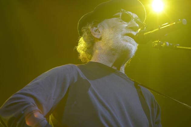 Italy: Francesco De Gregori performs in Naples Francesco De Gregori returns live with his band at the Casa della Musica in Naples for special appointments in Italian clubs with DE GREGORI & BAND LIVE - THE GREATEST HITS . Among the most important Italian songwriters of all time, in his songs musically meet various sounds, from rock to songwriting, with sometimes references also to popular music, while in the lyrics there is a wide use of synaesthesia and metaphor, often not of immediate interpretation, with passages of intimate, literary-poetic and ethical-political inspiration in which references to current events and history find space. The 2022 Tour started on April 20 from the Vox Club in Nonantola (MO). On stage, the Roman singer-so Copyright: MarianoxMontella