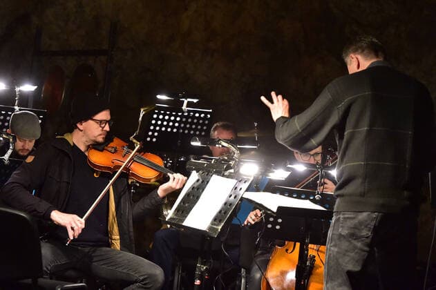 Tschechien, Konzert in einer Höhle in Brno Concert in a Cave as a Human Range of Streams and Rivers was organized by the Brno Contemporary Orchestra in the Vypustek Cave near Krtiny in Blansko, Czech Republic, on Sunday, April 24, 2022. (CTKxPhoto VaclavxSalek) CTKPhotoP2022042406323  sal 02