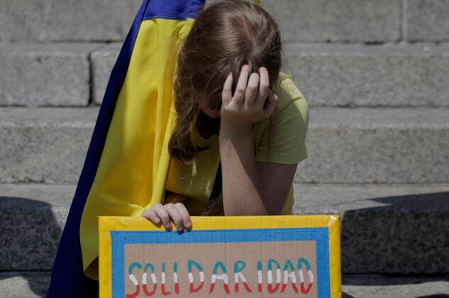 Ukraine-Konflikt, Solidaritätsdemonstration in Mexiko-Stadt April 24, 2022, Mexico City, Mexico City, Mexico: Members of the Ukrainian community in Mexico City, take part during a performance and demonstrated at the Angel of the Independence column against attacks to Ukrainian by Russian President Vladimir Putin. So far, more than 100,000 people have fled their homes and others have left the country since the Russian invasion began. On April 24, 2022 in Mexico City, Mexico. Mexico City Mexico - ZUMAe321 20220424_zia_e321_059 Copyright: xGerardoxVieyrax xEyepixxGroupx
