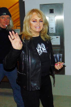 Bonnie Tyler after her concert of the Celebrating 70 Years Birthday Tour at the Georg Friedrich Händel Halle Saale , 24 04 2022 Foto:xM.xWehnertx xFuturexImage
