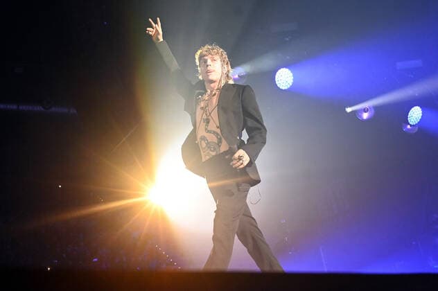 v during Irama, Italian singer Music Concert in Mantova, Italy, April 24 2022  Copyright: xAlessioxTarpinix xipa-agency.netx xx 0