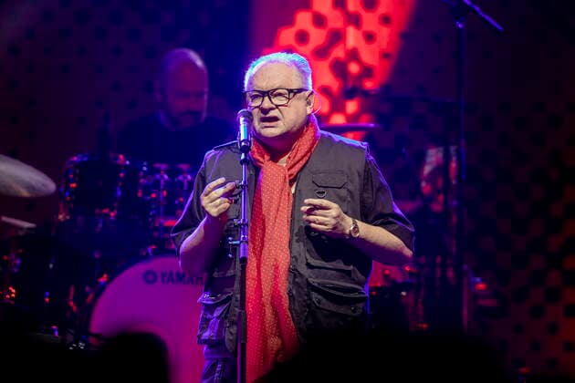 German rock poet, rock singer, writer, songwriter and musical lyricist Heinz Rudolf Kunze full name Heinz Rudolf Erich Arthur Kunze born 30 November 1956 during a performance as part of his Der Wahrheit die Ehre tour at the Altes Schlachthof Dresden