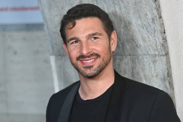 Benjamin Max Piwko, Schauspieler, Einzelbild,angeschnittenes Einzelmotiv,Portraet,Portrait,Porträt. Filmpremiere HERZOGPARK am 25.04.2022 im in Muenchen. *** Benjamin Max Piwko, actor, single image, cropped single image, portrait, portrait, portrait film premiere HERZOGPARK on 25 04 2022 in in Munich