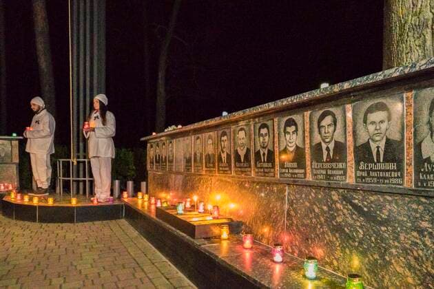 Bilder des Jahres 2022, News 04 April News Themen der Woche KW17 April 26, 2022, Slavutych, Kyiv, Ukraine: Remembrance of the 36th anniversary of Chernobyl accident in Slavutych, Ukraine. Many candles were placed in the memorial of the city at the right time when the accident happened. Slavutych Ukraine - ZUMAa131 20220426_zap_a131_007 Copyright: xCelestinoxArcexLavinx