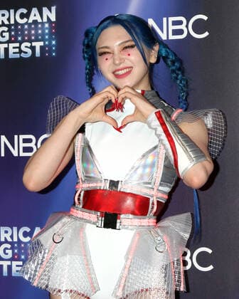 April 25, 2022, Universal City, CA, USA: LOS ANGELES - APR 25: AleXa at the AmericaÃ¢â‚¬â ¢s Song Contest Semi-finals Red Carpet at Universal Studios on April 25, 2022 in Universal City, CA Universal City USA - ZUMAb170 20220425_zap_b170_067 Copyright: xKayxBlakex
