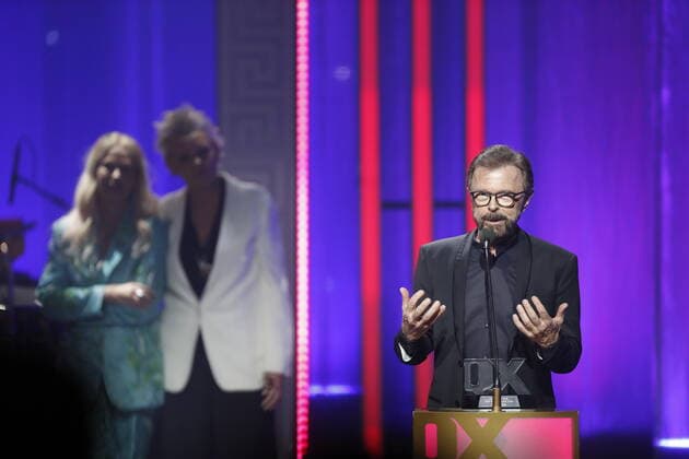 Bjorn Ulvaeus receives the award Song of the Year for Don t Shut Me Down with ABBA during the QX Gay Gala at Cirkus in Stockholm, Sweden, April 25, 2022 Stockholm Sweden x10430x,  Copyright: xChristinexOlssonx QX GAY GALA 2022