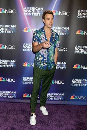 April 25, 2022, Universal City, CA, USA: LOS ANGELES - APR 25: Riker Lynch at the AmericaÃ¢â‚¬â ¢s Song Contest Semi-finals Red Carpet at Universal Studios on April 25, 2022 in Universal City, CA Universal City USA - ZUMAnc22 20220425_zaa_nc22_163 Copyright: xKathyxHutchinsx