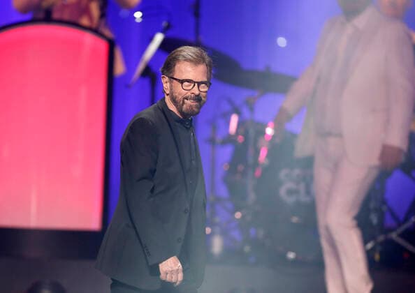 Bjorn Ulvaeus receives the award Song of the Year for Don t Shut Me Down with ABBA during the QX Gay Gala at Cirkus in Stockholm, Sweden, April 25, 2022 Stockholm Sweden x10430x,  Copyright: xChristinexOlssonx QX GAY GALA 2022