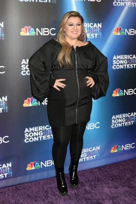 April 25, 2022, Universal City, CA, USA: LOS ANGELES - APR 25: Kelly Clarkson at the AmericaÃ¢â‚¬â ¢s Song Contest Semi-finals Red Carpet at Universal Studios on April 25, 2022 in Universal City, CA Universal City USA - ZUMAnc22 20220425_zaa_nc22_154 Copyright: xKathyxHutchinsx