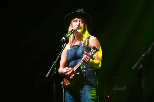 Stefanie Hertel from More Than Words live at a concert at Friedrichstadt Palast Berlin, 25 04 2022 Foto:xC.xBehringx xFuturexImage