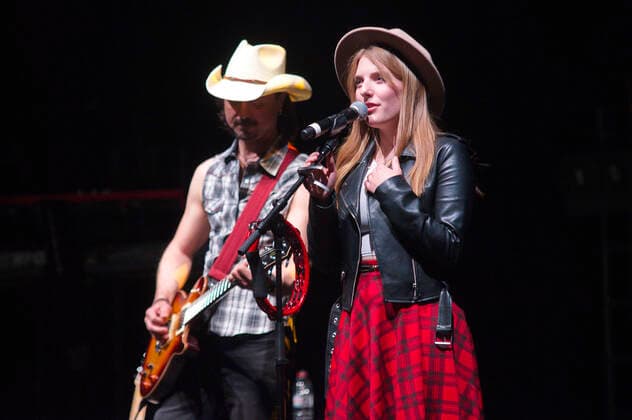 Lanny Lanner and Johanna Mross from More Than Words live at a concert at Friedrichstadt Palast Berlin, 25 04 2022 Foto:xC.xBehringx xFuturexImage