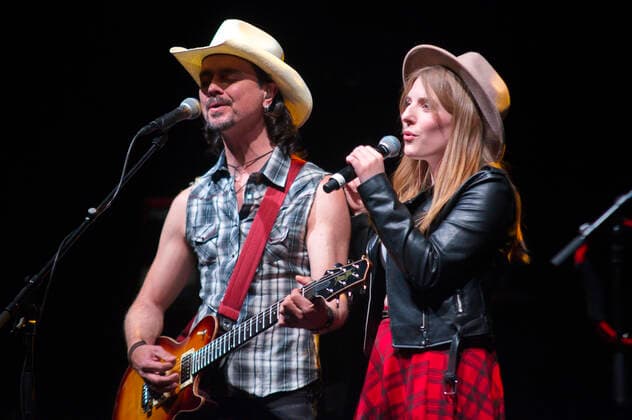 Lanny Lanner and Johanna Mross from More Than Words live at a concert at Friedrichstadt Palast Berlin, 25 04 2022 Foto:xC.xBehringx xFuturexImage