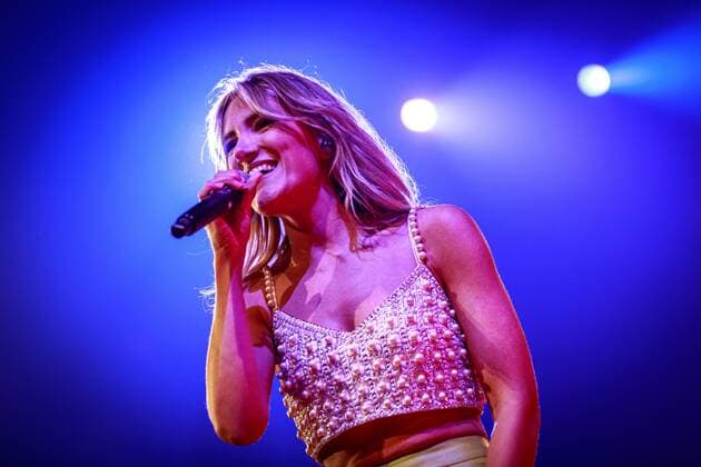 2022 04 26 21 23 45 ROTTERDAM Sanne during the first show of De Vrienden van Amstel LIVE 2022 ANP KIPPA LEVIN DEN BOER netherlands out belgium out  Copyright: xx x447666911x originalFilename: 447666911.jpg