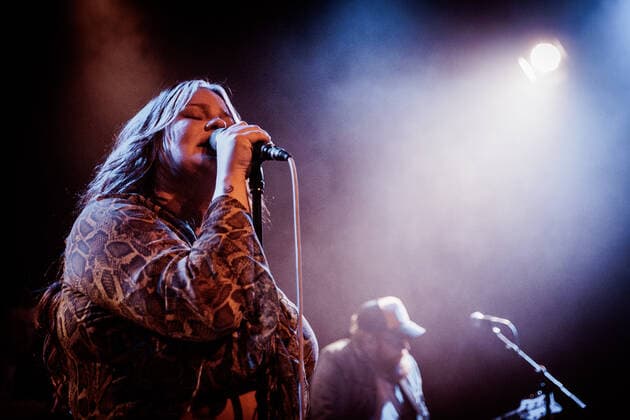 Entertainment Bilder des Tages Sarah Klang live in Copenhagen, Denmark Copenhagen, Denmark. 26th, April 2022. The Swedish singer-songwriter Sarah Klang performs a live concert at Hotel Cecil in Copenhagen. Copenhagen Denmark  Copyright: xGonzalesxPhoto ThomasxRungstromx