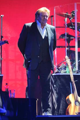 Howard Carpendale live at a concert of his 50 Years The Show of My Life Tour at the Swiss Life Hall Hannover, 27 04 2022 Foto:xU.xStammx xFuturexImage