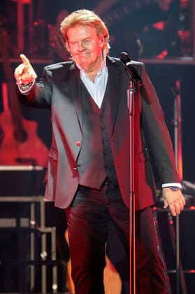 Howard Carpendale live at a concert of his 50 Years The Show of My Life Tour at the Swiss Life Hall Hannover, 27 04 2022 Foto:xU.xStammx xFuturexImage