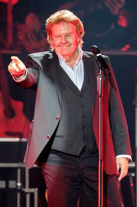Howard Carpendale live at a concert of his 50 Years The Show of My Life Tour at the Swiss Life Hall Hannover, 27 04 2022 Foto:xU.xStammx xFuturexImage