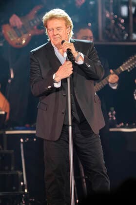 Howard Carpendale live at a concert of his 50 Years The Show of My Life Tour at the Swiss Life Hall Hannover, 27 04 2022 Foto:xU.xStammx xFuturexImage