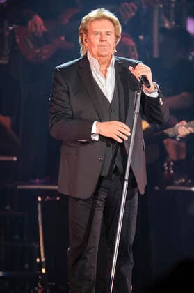Howard Carpendale live at a concert of his 50 Years The Show of My Life Tour at the Swiss Life Hall Hannover, 27 04 2022 Foto:xU.xStammx xFuturexImage