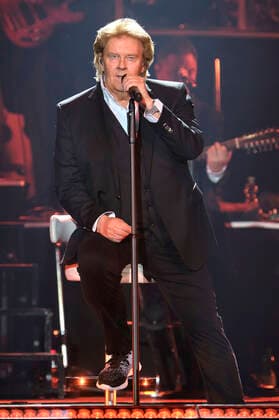 Howard Carpendale live at a concert of his 50 Years The Show of My Life Tour at the Swiss Life Hall Hannover, 27 04 2022 Foto:xU.xStammx xFuturexImage