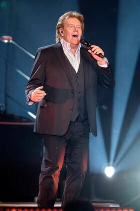 Howard Carpendale live at a concert of his 50 Years The Show of My Life Tour at the Swiss Life Hall Hannover, 27 04 2022 Foto:xU.xStammx xFuturexImage