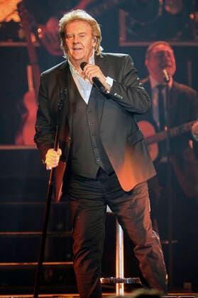 Howard Carpendale live at a concert of his 50 Years The Show of My Life Tour at the Swiss Life Hall Hannover, 27 04 2022 Foto:xU.xStammx xFuturexImage