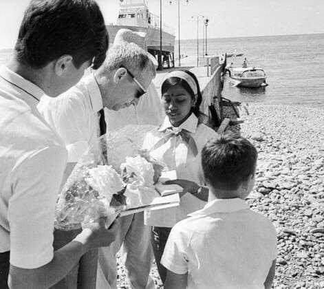 Cosmonaut Konstantin Feoktistov 35234 02.08.1969 Cosmonaut Konstantin Feoktistov giving autographs to Young Pioneers in Artek camp. Edward Ettinger Sputnik Crimea Russia  Copyright: xEdwardxEttingerx