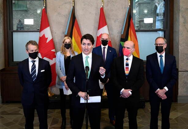 April 28, 2022, Ottawa, ON, CAN: Prime Minister Justin Trudeau stands with Minister of Labour Seamus O Regan, Minister of Sport Pascale St-Onge, Minister of Tourism Randy Boissonnault and Liberal MP Rob Oliphant during an announcement on the ending of the Canadian Blood ServicesöÄÃ blood ban, in Ottawa, on Thursday, April 28, 2022. Ottawa CAN  - ZUMAc35_ 20220428_zaf_c35_018 Copyright: xJustinxTangx
