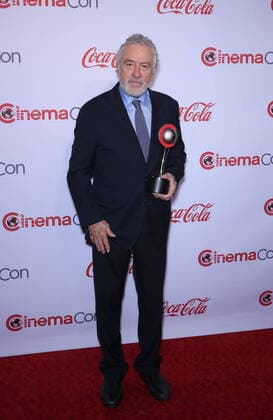 Bilder des Jahres 2022, Entertainment 04 April Entertainment Themen der Woche KW17 Entertainment Bilder des Tages 28 April 202 - Las Vegas, NV - Robert De Niro. CinemaCon 2022 Big Screen Achievement Awards Red Carpet at Caesars Palace Las Vegas. Las Vegas USA - ZUMAa123 20220428_zaa_a123_006 Copyright: xMJTx