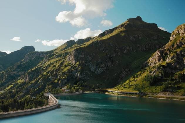 IMAGO Nature: Unsere Erde, Energiequellen, Wasserkraft Lago do Fedaia, Dolomites, Italy , 14466316.jpg, lake, fedaia, lago, italy, northern, valley, mountains, dolomites, land, landscape, dam, hydro, artificial, water, reservoir, high, alps, summer, travel, italian, marmolada, alpine, altitude, hiking, place, pass, beautiful, scenic, scenery,