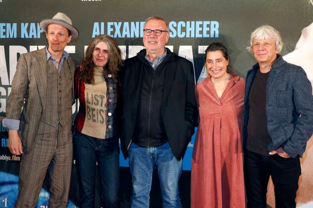 Alexander Scheer, Laila Stieler, Christian Granderath, Cooky Ziesche and Andreas Dresen at the premiere of the feature film Rabiye Kurnaz vs. George W Bush at Kino International Berlin, 28 04 2022 Foto:xA.xBuggex xFuturexImage