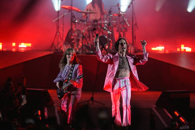 Photo IPP LiveMedia Tiziano Ballabio Verona 28 04 2022 concert of the musical group Maneskin In the photo Victoria De Angelis bass with singer Damiano David Italy Photo Press World Copyright 2022 Maneskin live at Arena di V  0