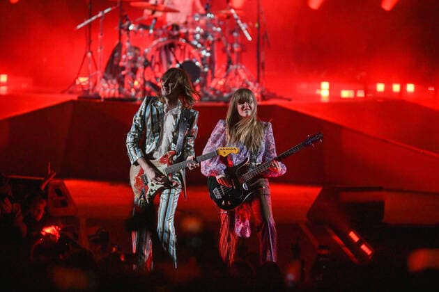 Photo IPP LiveMedia Tiziano Ballabio Verona 28 04 2022 concert of the musical group Maneskin In the photo Thomas Raggi guitar with Victoria De Angelis bass Italy Photo Press World Copyright 2022 Maneskin live at Arena di V  0