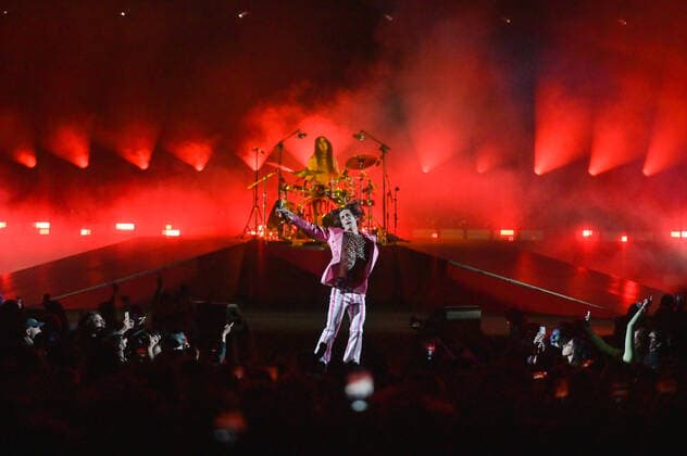 Photo IPP LiveMedia Tiziano Ballabio Verona 28 04 2022 concert of the musical group Maneskin In the photo the singer Damiano David Italy Photo Press World Copyright 2022 Maneskin live at Arena di V  0