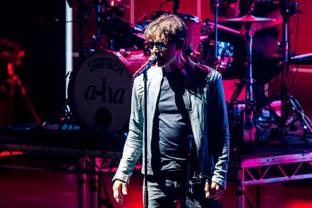 A-ha Konzert in Kopenhagen a-ha live on Copenhagen, Denmark Copenhagen, Denmark. 29th, April 2022. The Norwegian pop group a-ha performs a live concert at Royal Arena in Copenhagen. Here singer Morten Harket is seen live on stage. Copenhagen Denmark  Copyright: xGonzalesxPhoto LassexLagonix