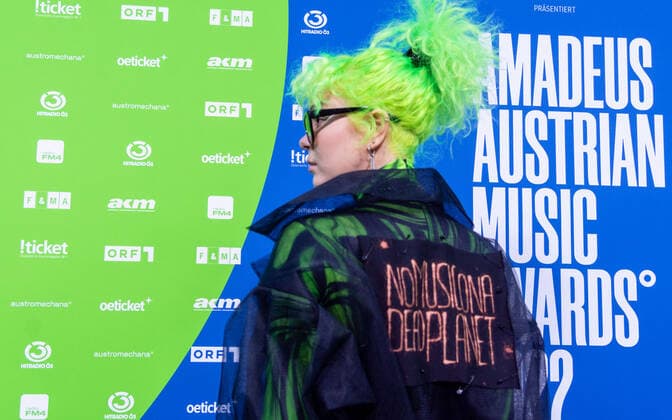 20220429 Amadeus Austrian Music Awards 2022 WIEN, OESTERREICH - 29. APRIL: Nominiert fuer den FM4 Award Eli Preiss am Redcarpet anlaesslich der Verleihung des Amadeus Austria Music Awards 2022 vor dem Wiener Volkstheater am 29. April 2022 in Wien, Oesterreich. 220429_SEPA_17_018 Copyright: xIsabellexOuvrardx SEPAxMedia