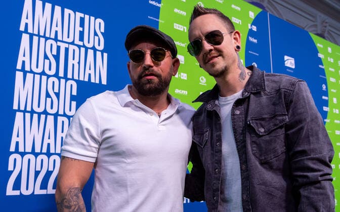 20220429 Amadeus Austrian Music Awards 2022 WIEN, OESTERREICH - 29. APRIL: Nominiert in der Kategorie Pop-Rock Seiler und Speer am Redcarpet anlaesslich der Verleihung des Amadeus Austria Music Awards 2022 vor dem Wiener Volkstheater am 29. April 2022 in Wien, Oesterreich. 220429_SEPA_17_020 Copyright: xIsabellexOuvrardx SEPAxMedia