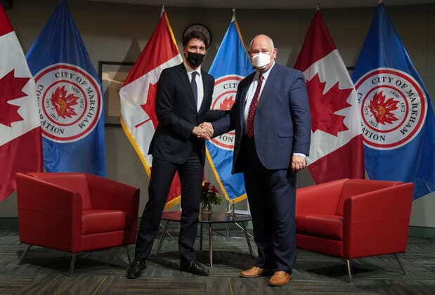 April 29, 2022, MARKHAM, ON, CANADA: Canadian Prime Minister Justin Trudeau, left, meets with the Mayor of Markham, Frank Scarpitti in Markham, Ont., on Friday, April 29, 2022. MARKHAM CANADA  - ZUMAc35_ 20220429_zaf_c35_063 Copyright: xNathanxDenettex
