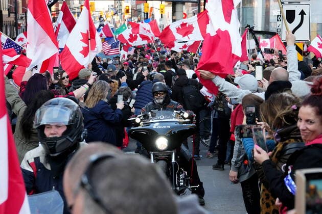 April 29, 2022, Ottawa, ON, CANADA: Protesters gather around motorcycles during a demonstration, part of a convoy-style protest participants are calling Rolling Thunder , in Ottawa, Friday, April 29, 2022. Ottawa CANADA  - ZUMAc35_ 20220429_zaf_c35_088 Copyright: xSeanxKilpatrickx
