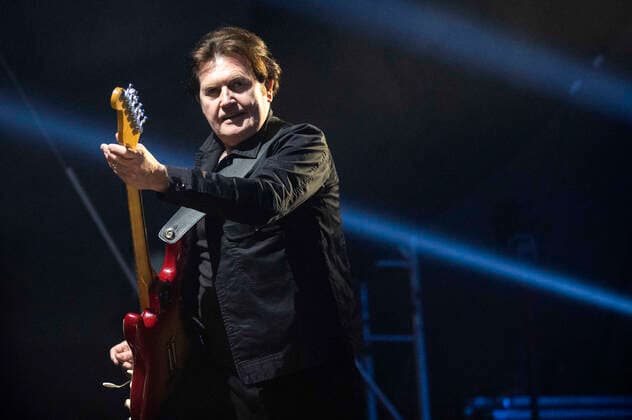 Charlie Burchill of Simple Minds live at a concert of the Celebrating 40 Years of Hits Tour at Thüringenhalle Erfurt, 29 04 2022 Foto:xM.xKremerx xFuturexImage