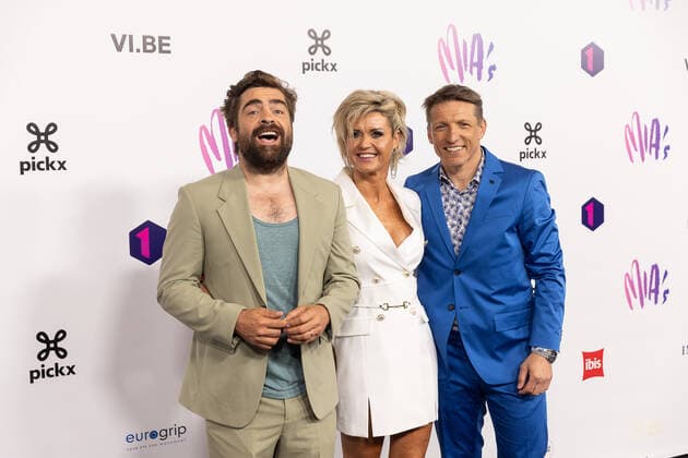 television presenter Pedro Elias, Virginie Van Mol and sports commentator Wesley Sonck pictured on the red carpet at the arrival for the 14th edition of the MIA s (Music Industry Award) award show, in Brussels, Saturday 30 April 2022. The MIA awards are handed out by the VRT and VI.BE.  JAMESxARTHURxGEKIERE 34345859