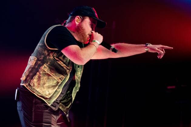 2022 04 30 19 36 57 AMSTERDAM Rapper Donnie during his concert in AFAS Live The rapper was later joined during the performance by guest artists such as Rene Froger, Frans Duijts, Willie Wartaal and Vjeze Fur ANP PAUL BERGEN netherlands out belgium out  Copyright: xx x447841620x originalFilename: 447841620.jpg