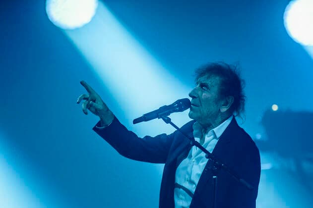 The french singer Alain Souchon live in Forest National AlainSouchon en concert a Forest National Reporters QUINET JEANxMARCxQUINET