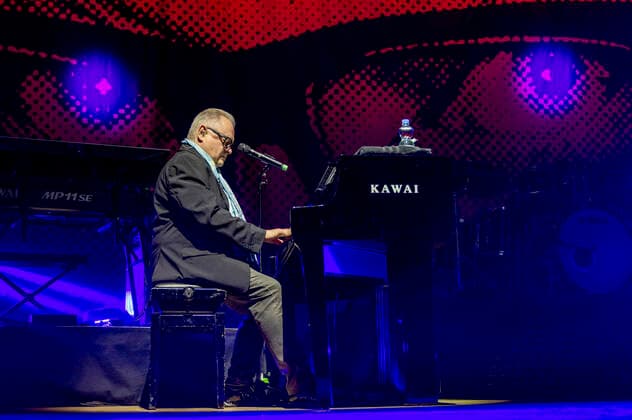 Heinz Rudolf Kunze with band live at a concert of his Der Wahrheit die Ehre Tour at Thüringenhalle Erfurt, 30 04 2022 Foto:xM.xKremerx xFuturexImage