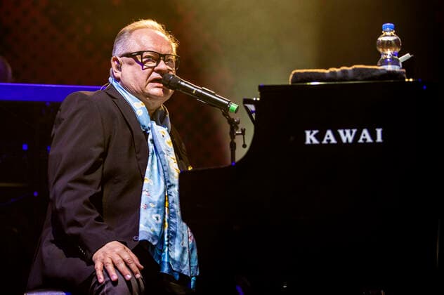 Heinz Rudolf Kunze with band live at a concert of his Der Wahrheit die Ehre Tour at Thüringenhalle Erfurt, 30 04 2022 Foto:xM.xKremerx xFuturexImage