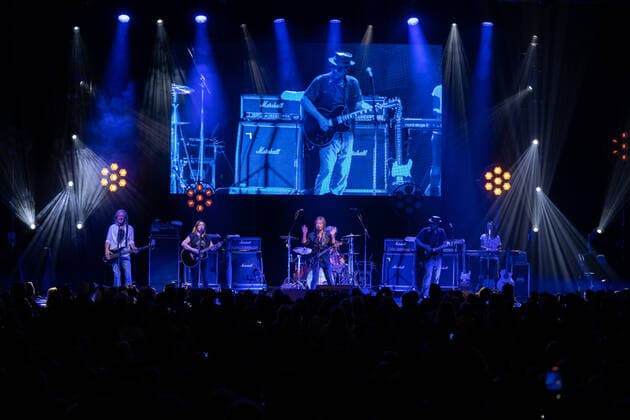 Chris Norman Band live 2022 30 04 2022 The British singer songwriter Chris Norman Band live on his Forever Tour 2022 Frankfurt Jahrhunderthalle Hessen