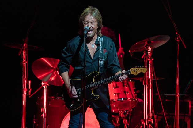 Chris Norman Band live 2022 30 04 2022 The British singer songwriter Chris Norman Band live on his Forever Tour 2022 Frankfurt Jahrhunderthalle Hessen